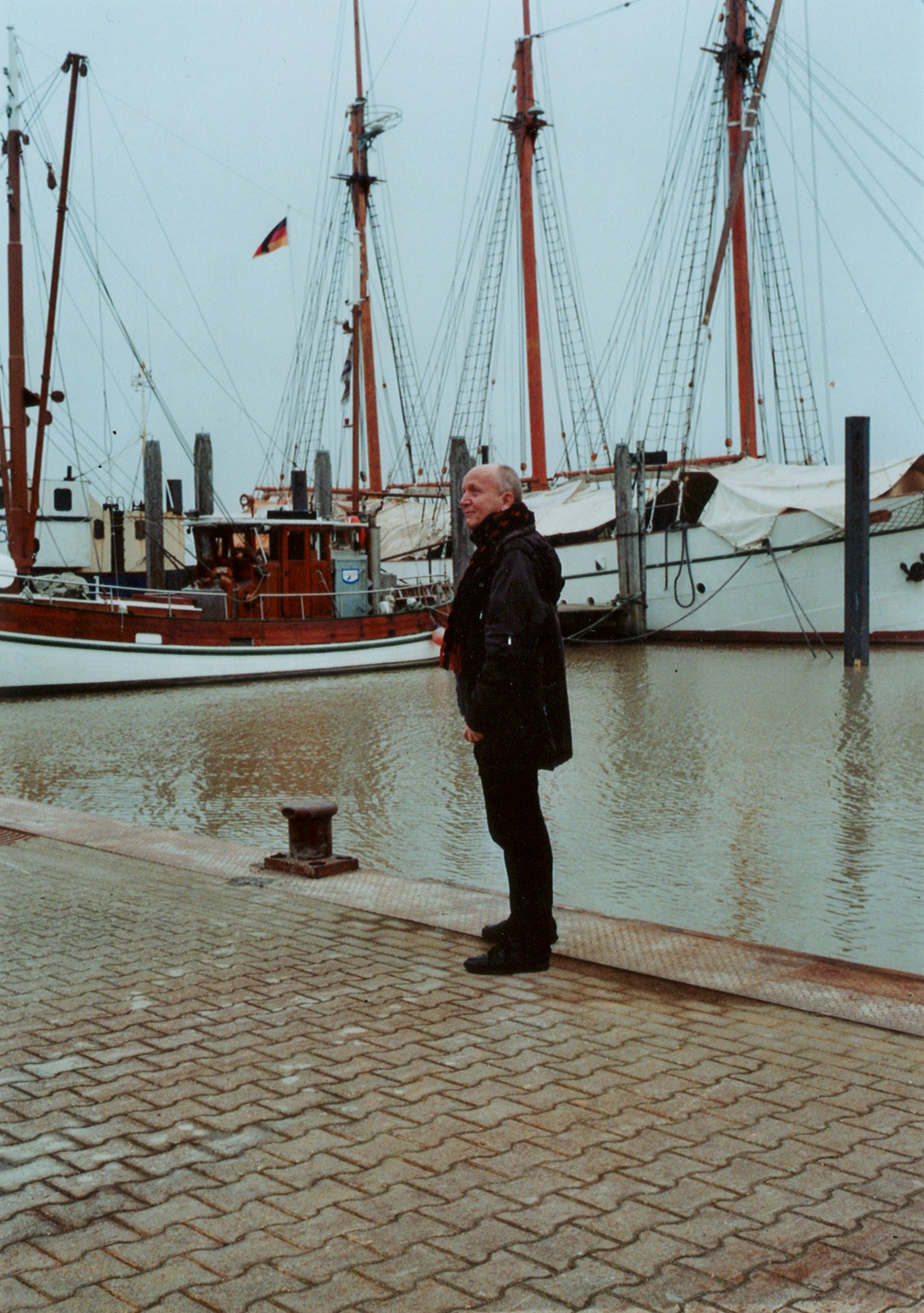 Farbphoto von dem Ditzumer Hafen im Oktober 2007. Photographin: I.O.