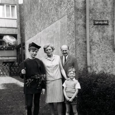 Erwin Thomasius in seinem Kostüm für den Schützenfest-Umzug in Hildesheim im Jahre 1967.