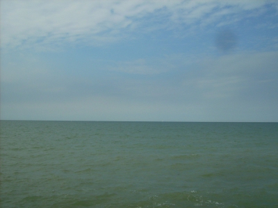 Farbfoto: Blick auf die Ostsee von Warnemünde aus. Im Juni 2009. Fotograf: Bernd Paepcke.