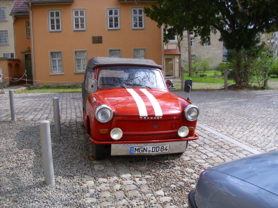 Farbfoto: Ein Trabbi in Weimar am Sonntag, dem 22. April im Jahre 2012. Fotograf: Bernd Paepcke.